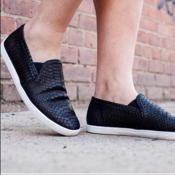 Joie Black snakeskin leather slip on loafers women’s shoes 38 - Picture 9 of 9